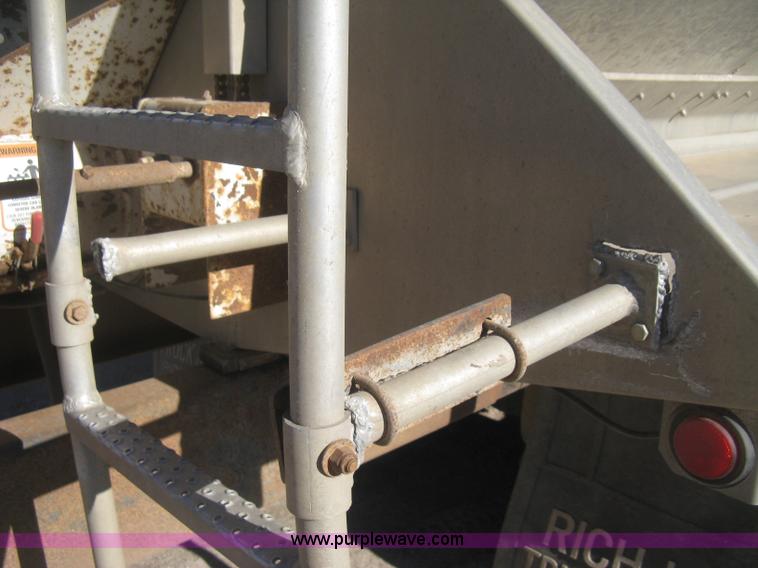 image for item I5718 1999 Freightliner FL112 feed delivery truck