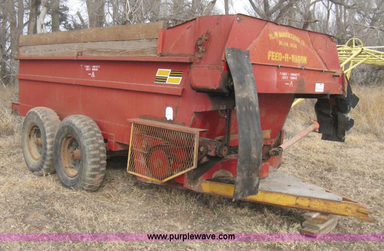 image for item I5722 Blair Feed-R-Wagon