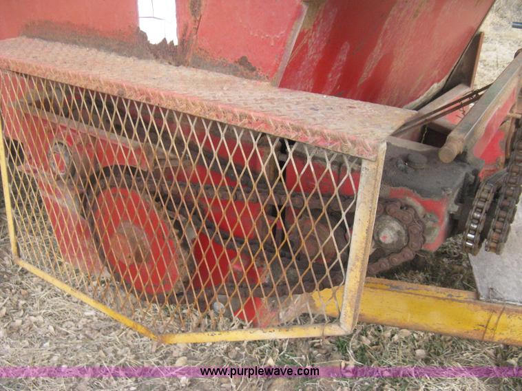 image for item I5722 Blair Feed-R-Wagon