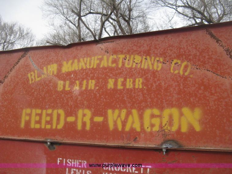 image for item I5722 Blair Feed-R-Wagon