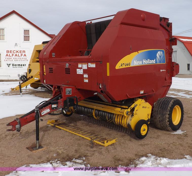 image for item I9207 2008 New Holland BR7090 round baler