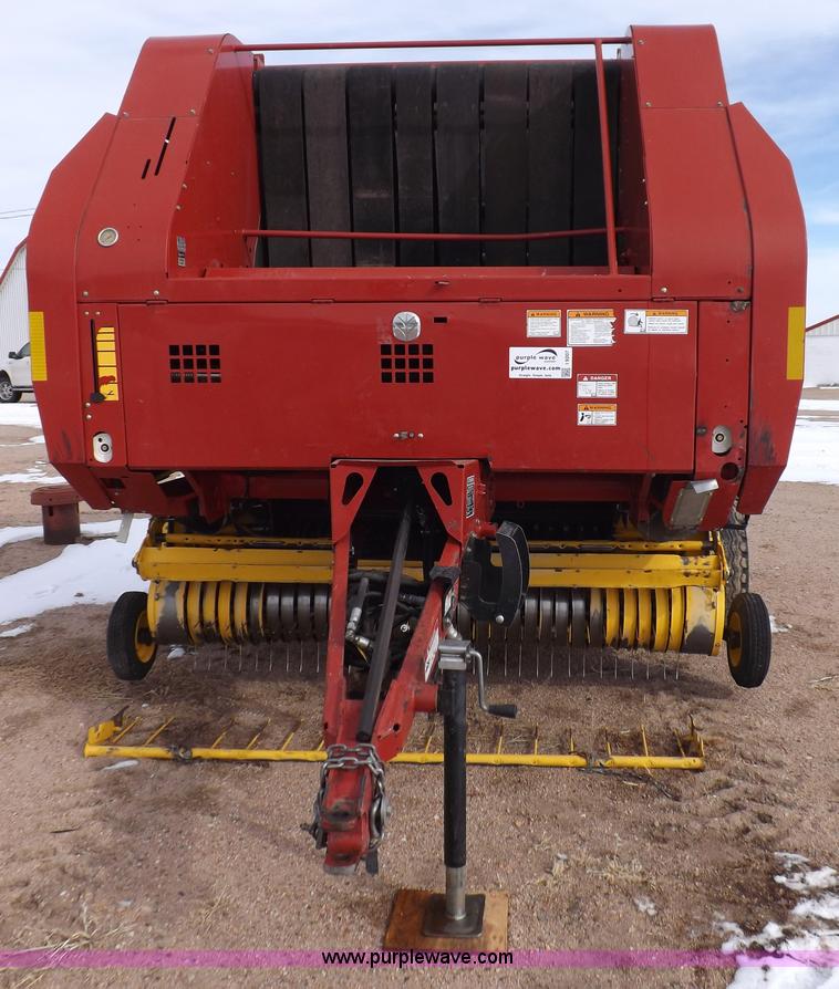 image for item I9207 2008 New Holland BR7090 round baler