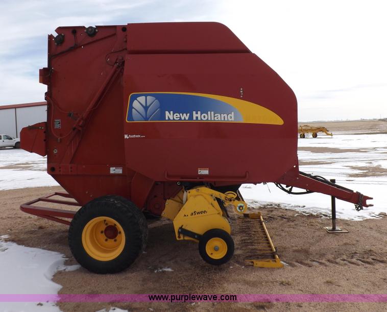 image for item I9207 2008 New Holland BR7090 round baler