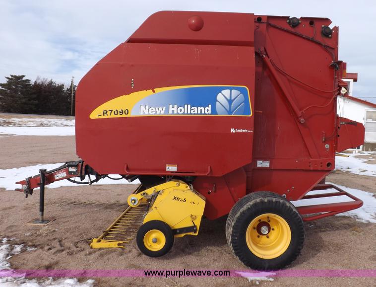 image for item I9207 2008 New Holland BR7090 round baler