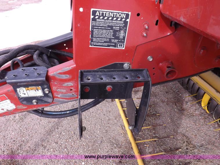 image for item I9207 2008 New Holland BR7090 round baler