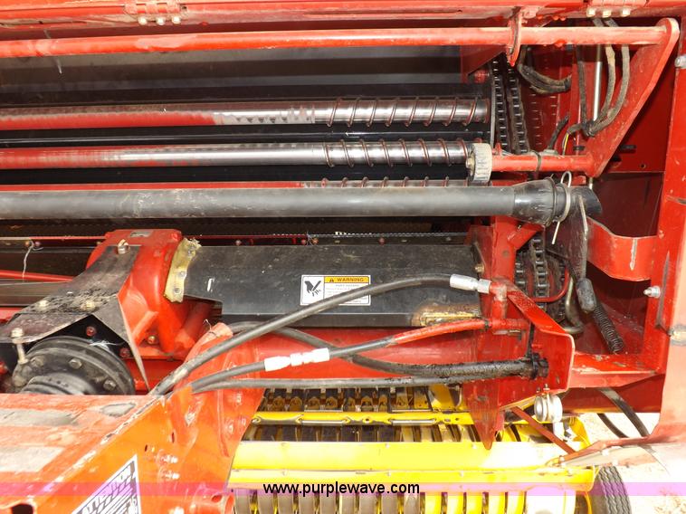 image for item I9207 2008 New Holland BR7090 round baler