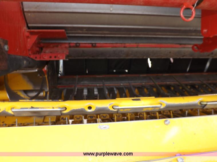 image for item I9207 2008 New Holland BR7090 round baler