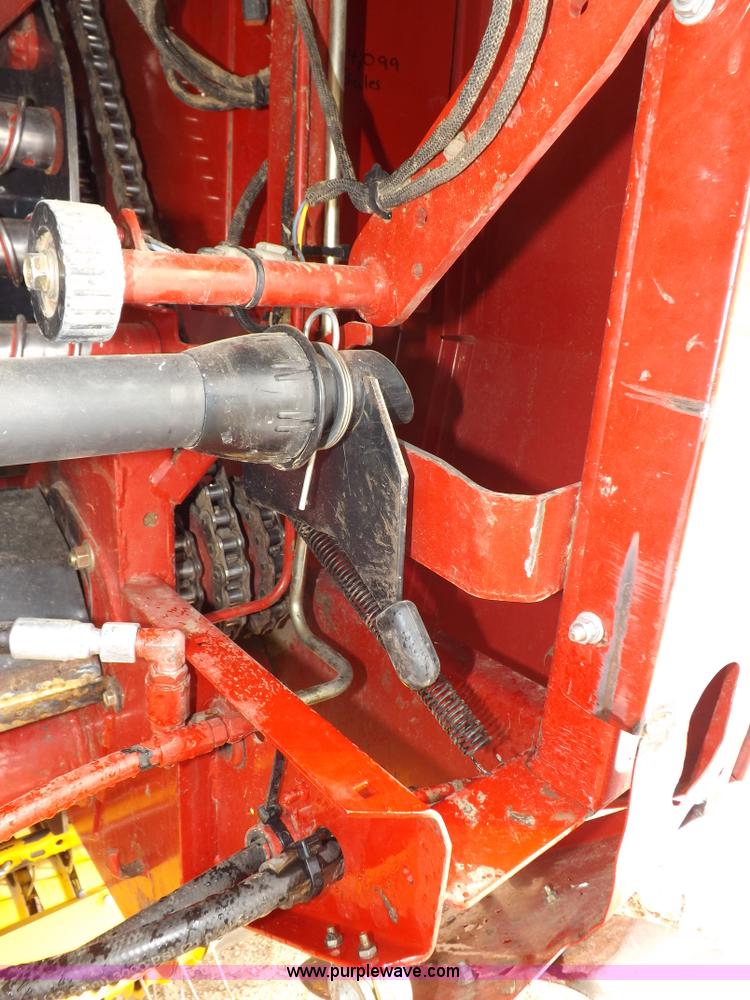 image for item I9207 2008 New Holland BR7090 round baler