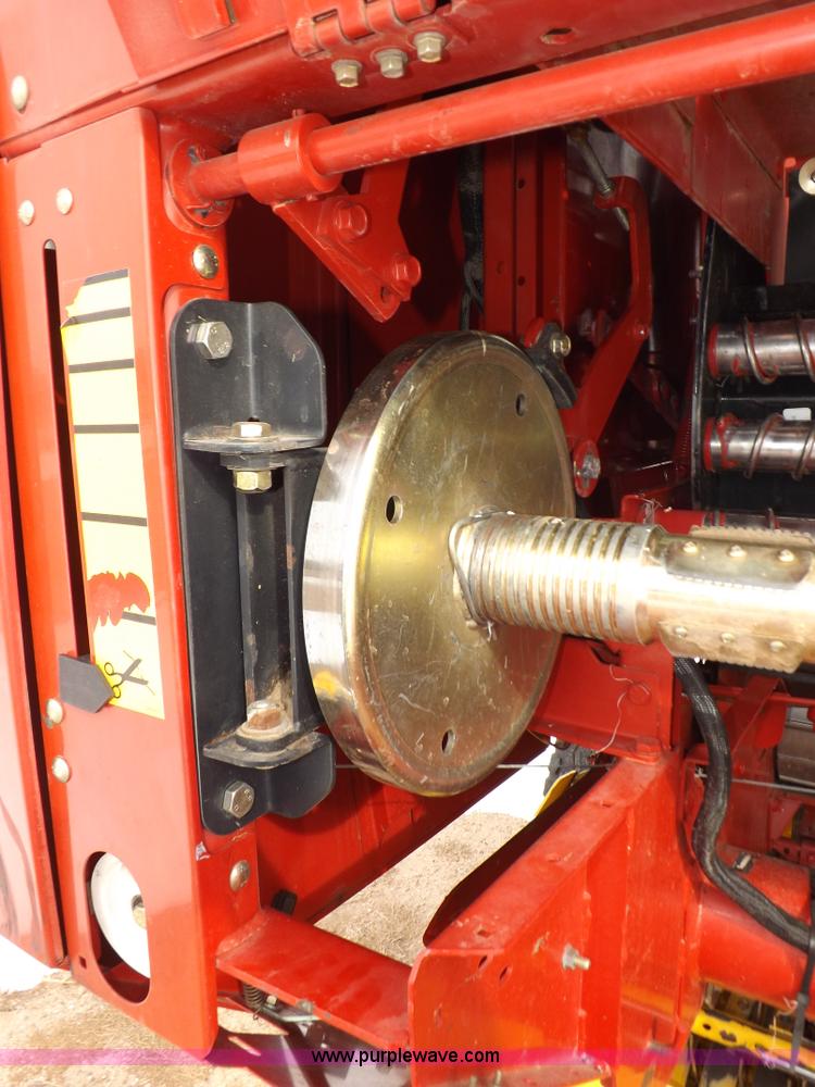 image for item I9207 2008 New Holland BR7090 round baler