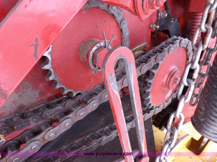 image for item I9207 2008 New Holland BR7090 round baler