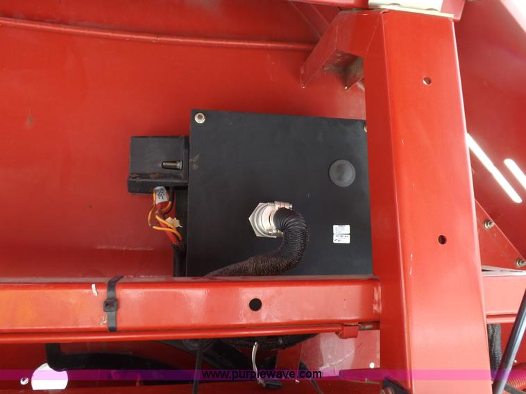 image for item I9207 2008 New Holland BR7090 round baler