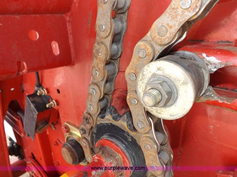 image for item I9207 2008 New Holland BR7090 round baler