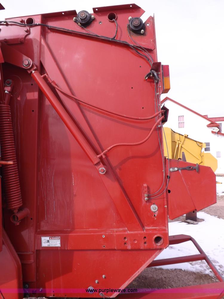 image for item I9207 2008 New Holland BR7090 round baler