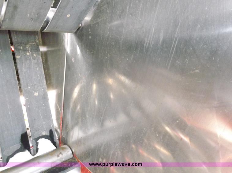 image for item I9207 2008 New Holland BR7090 round baler