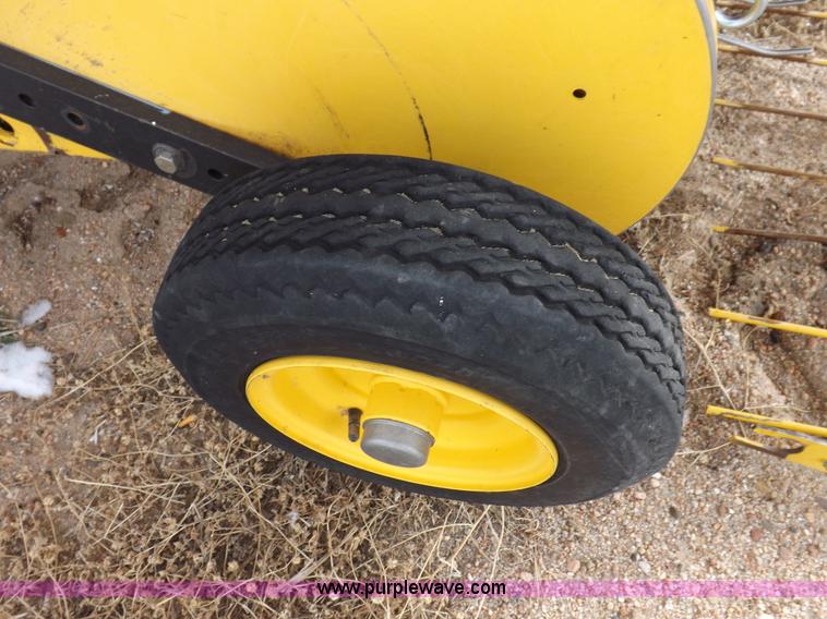 image for item I9207 2008 New Holland BR7090 round baler