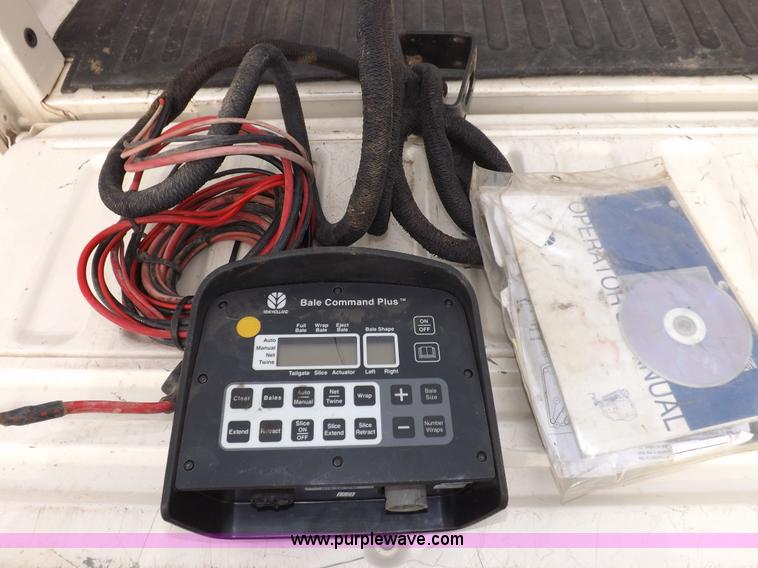 image for item I9207 2008 New Holland BR7090 round baler