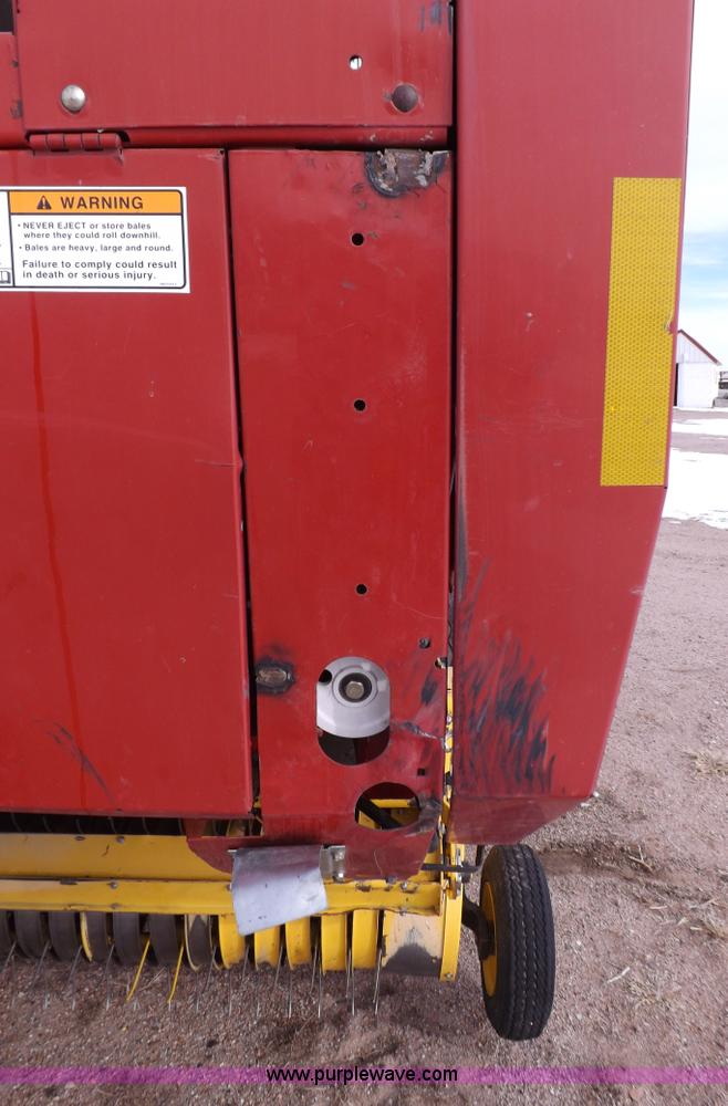 image for item I9207 2008 New Holland BR7090 round baler