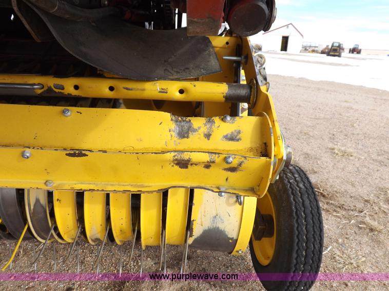 image for item I9207 2008 New Holland BR7090 round baler