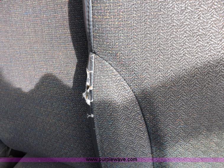 image for item I9208 2000 Chevrolet Silverado 1500 pickup truck