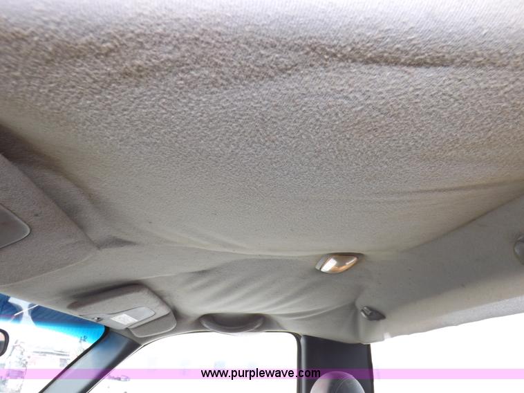 image for item I9208 2000 Chevrolet Silverado 1500 pickup truck