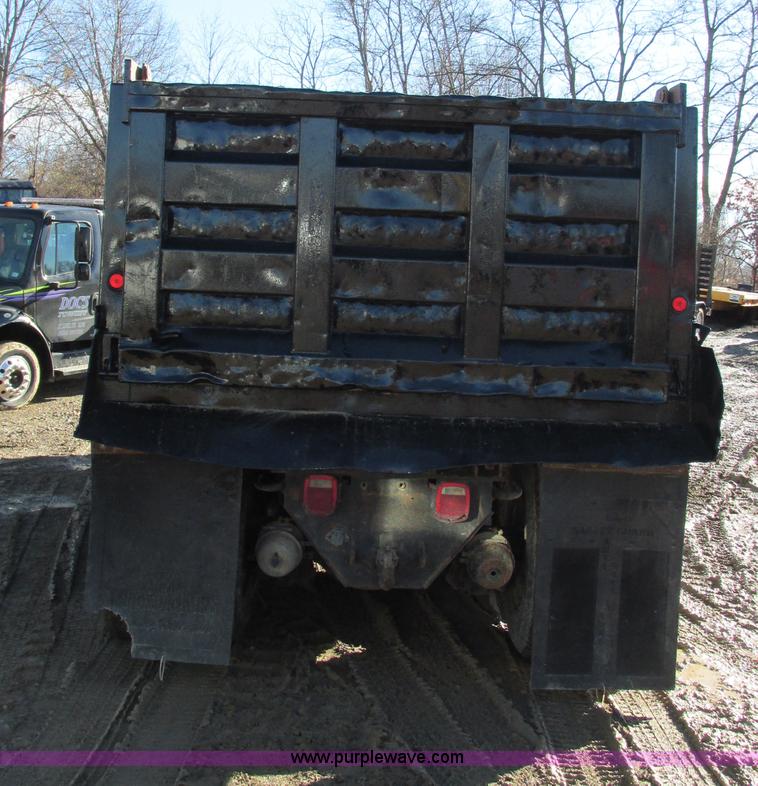 image for item AB9294 1995 Ford LT8000 dump truck