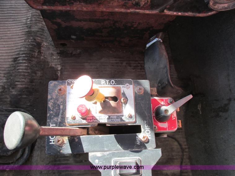 image for item AB9294 1995 Ford LT8000 dump truck