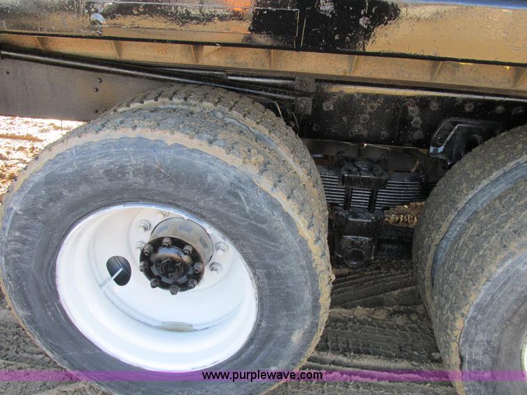 image for item AB9294 1995 Ford LT8000 dump truck