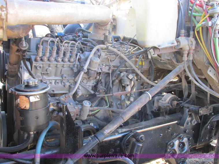 image for item AB9294 1995 Ford LT8000 dump truck