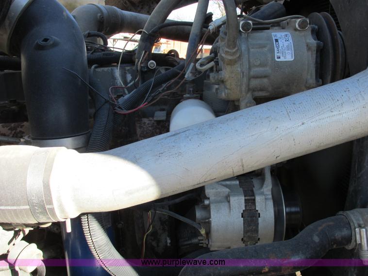 image for item AB9294 1995 Ford LT8000 dump truck