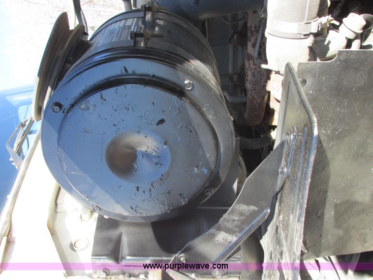 image for item AB9294 1995 Ford LT8000 dump truck