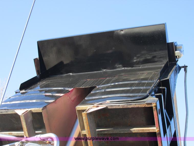 image for item AB9294 1995 Ford LT8000 dump truck