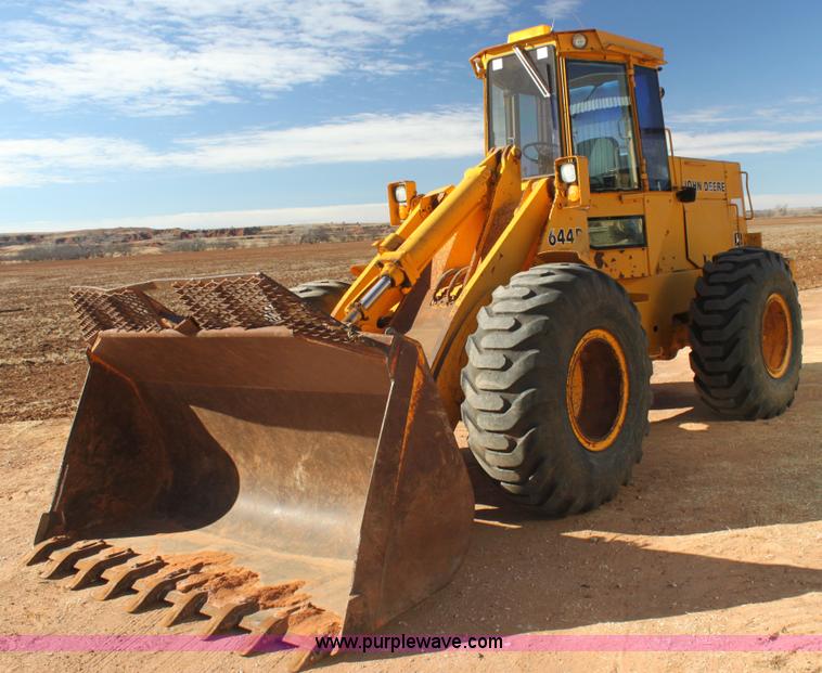 image for item AJ9497 1986 John Deere 644D wheel loader