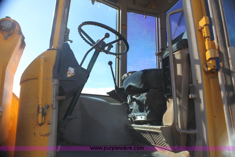 image for item AJ9497 1986 John Deere 644D wheel loader