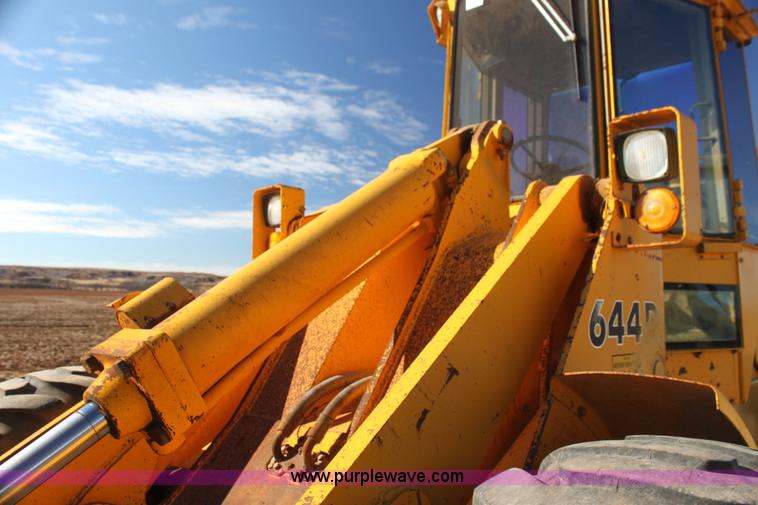 image for item AJ9497 1986 John Deere 644D wheel loader