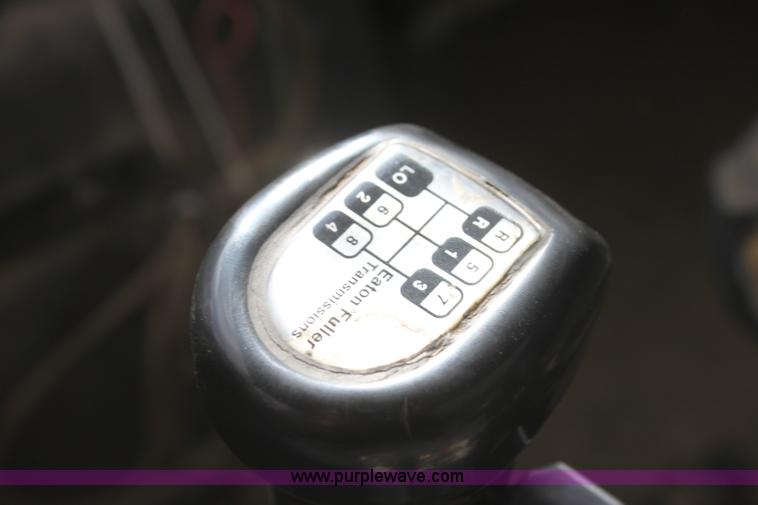 image for item AJ9498 1993 Ford LNT8000 dump truck