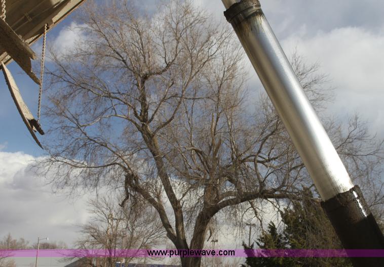 image for item AJ9498 1993 Ford LNT8000 dump truck