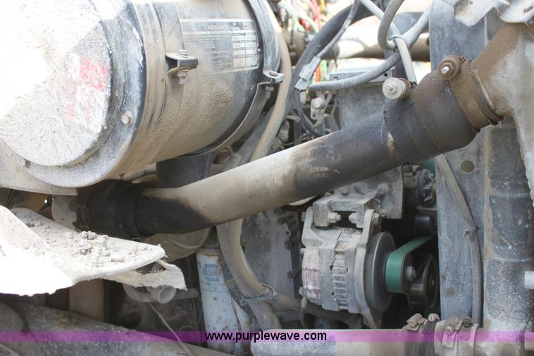 image for item AJ9498 1993 Ford LNT8000 dump truck