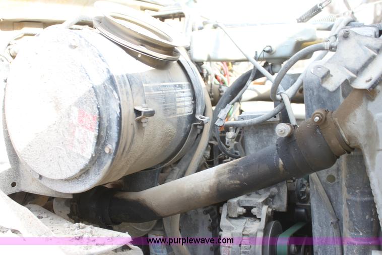 image for item AJ9498 1993 Ford LNT8000 dump truck