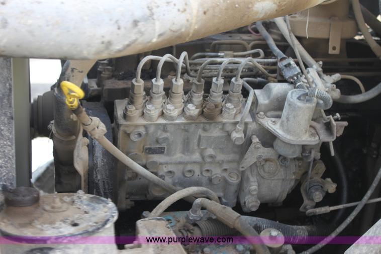 image for item AJ9498 1993 Ford LNT8000 dump truck