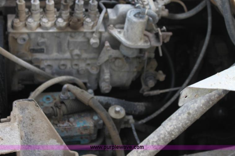 image for item AJ9498 1993 Ford LNT8000 dump truck