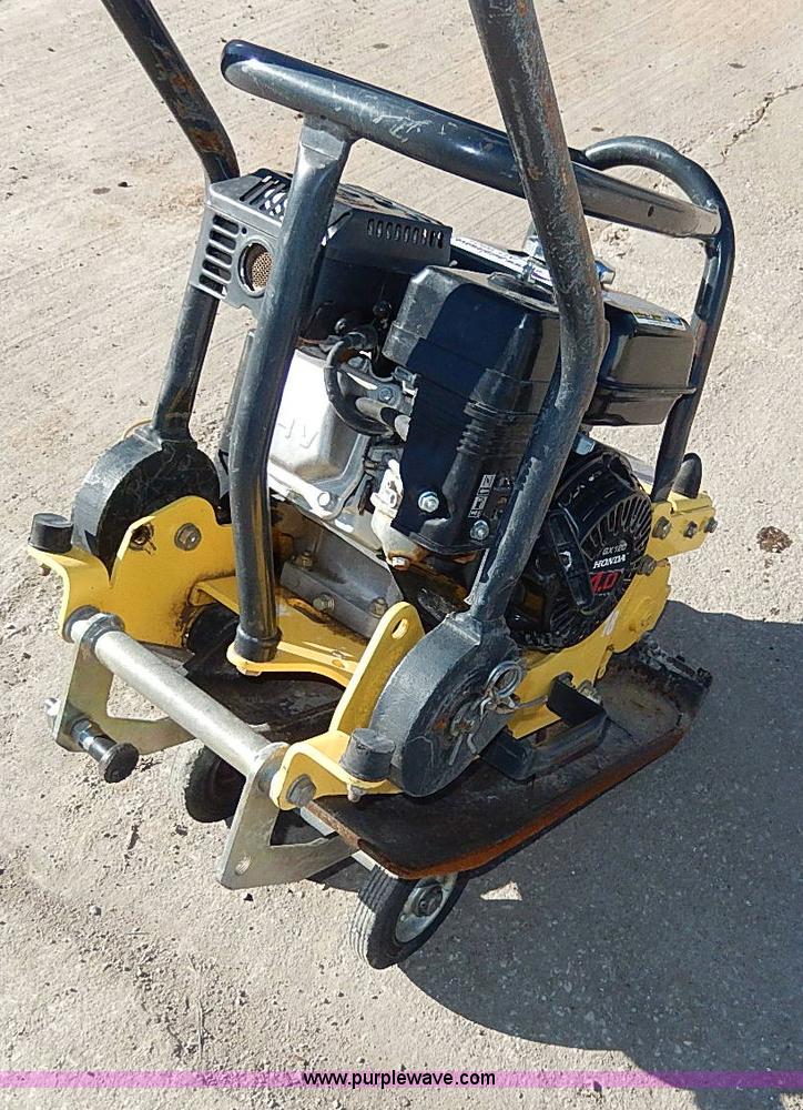 image for item AU9801 Bomag plate compactor