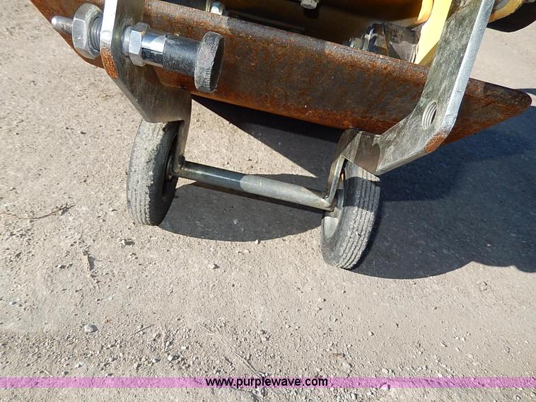 image for item AU9801 Bomag plate compactor