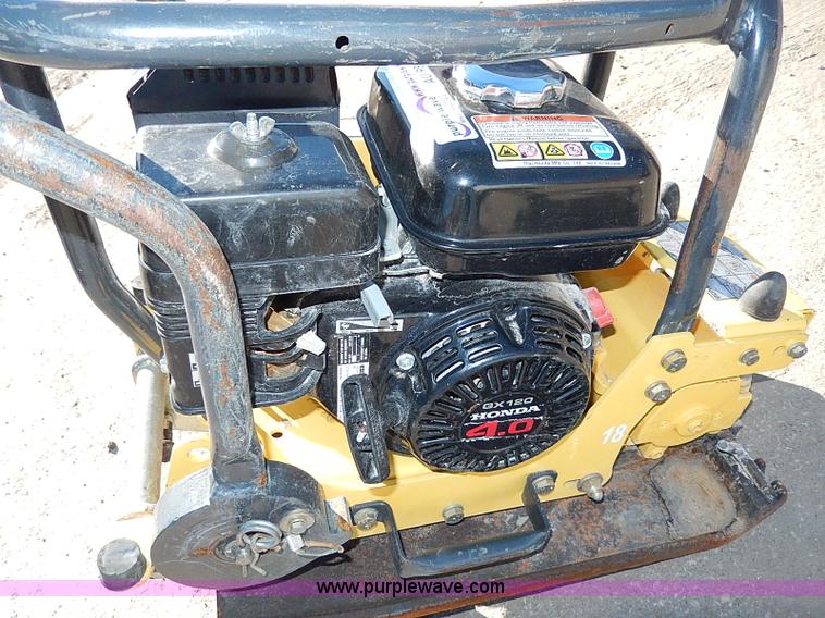 image for item AU9801 Bomag plate compactor