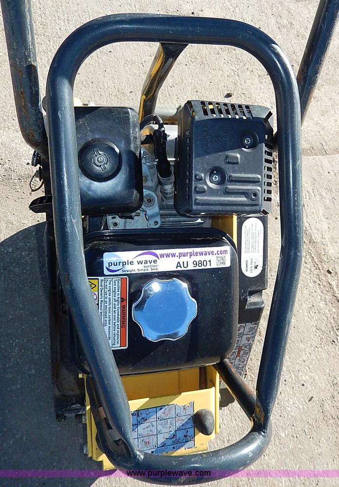 image for item AU9801 Bomag plate compactor