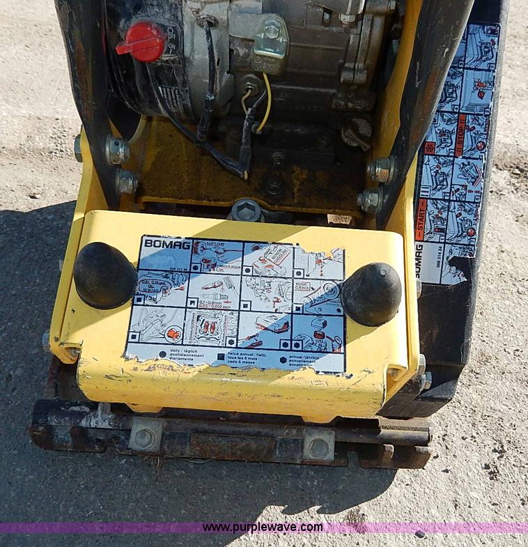 image for item AU9801 Bomag plate compactor