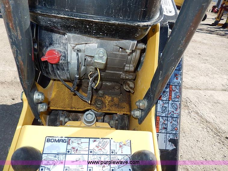 image for item AU9801 Bomag plate compactor