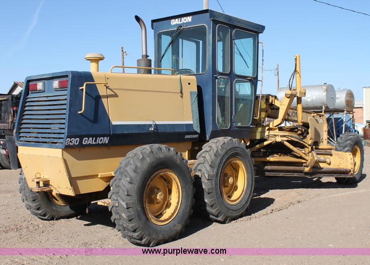 image for item C3688 1994 Galion 830 articulated motor grader