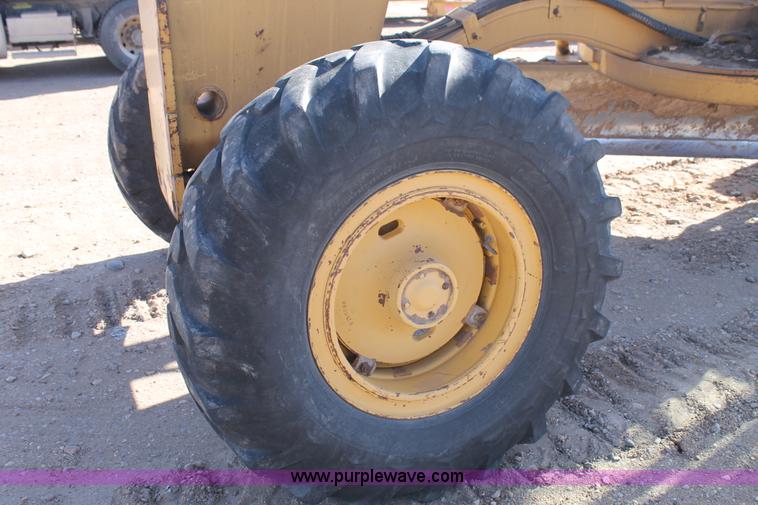 image for item C3688 1994 Galion 830 articulated motor grader