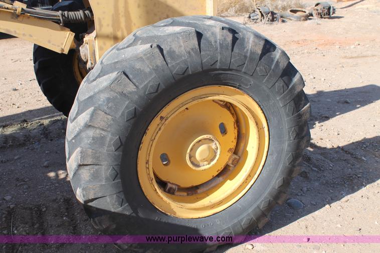 image for item C3688 1994 Galion 830 articulated motor grader