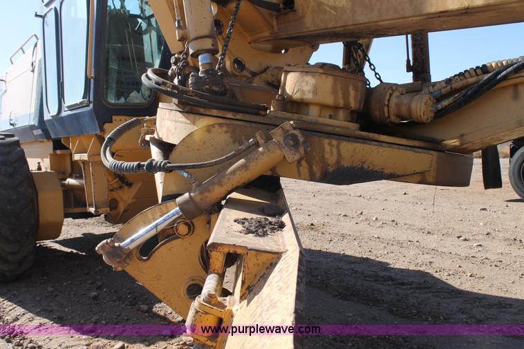 image for item C3688 1994 Galion 830 articulated motor grader